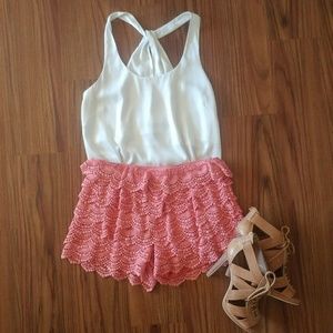 Blu Pepper coral lace ruffled shorts